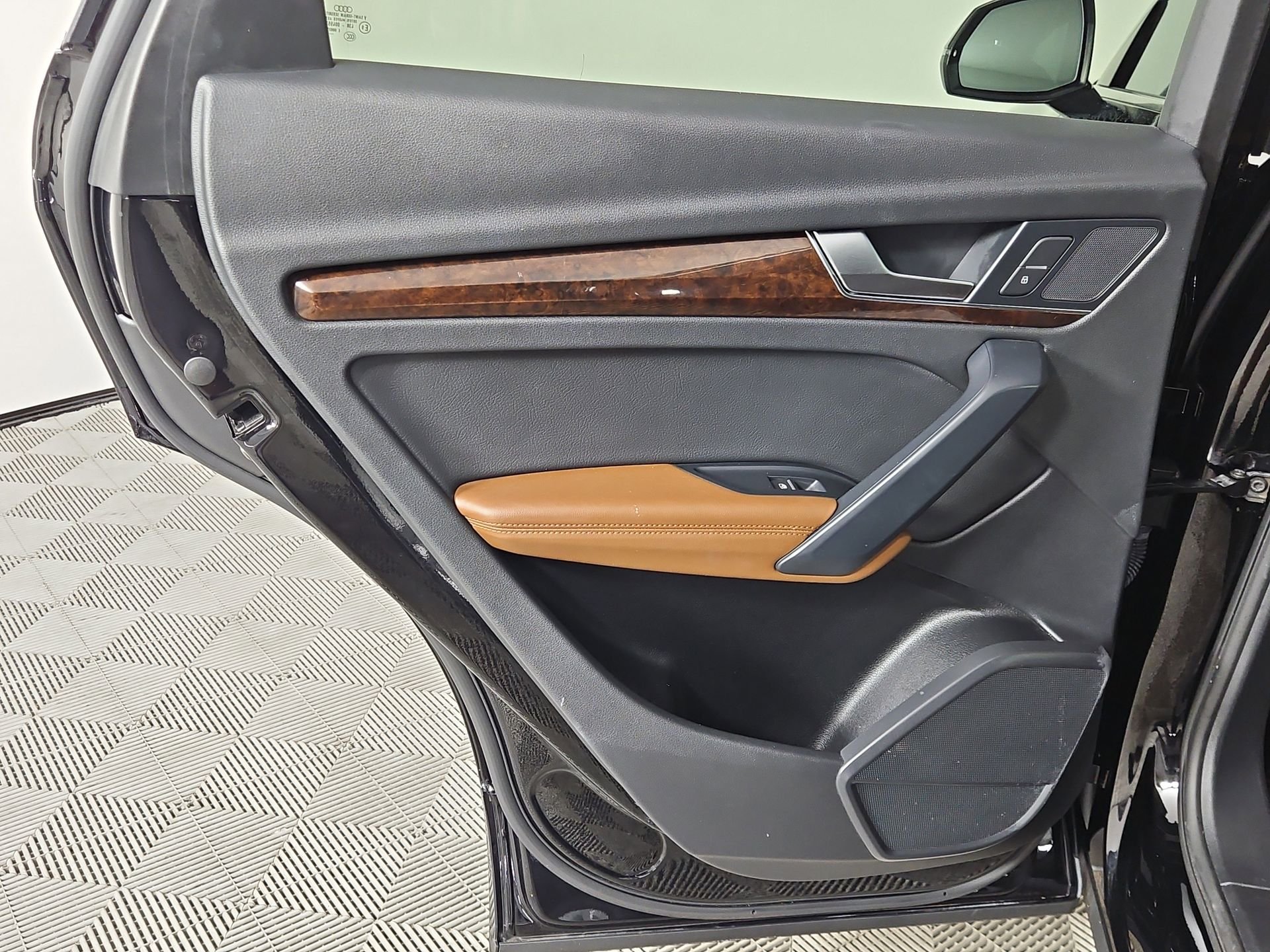 Used 2020 Black Audi 45 Premium Plus image 38