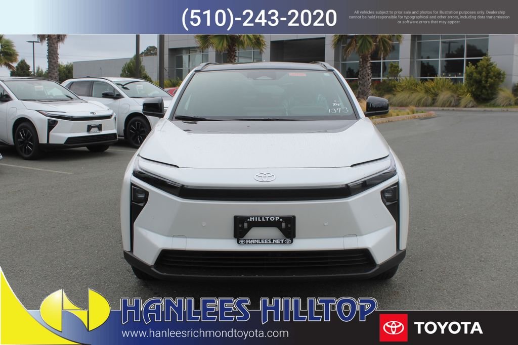 New 2026 Wind Chill Pearl <sup>1</sup> Toyota  XLE image 4