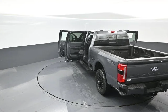 New 2027 Carbonized Gray Metallic Ford F-250® Lariat® image 27