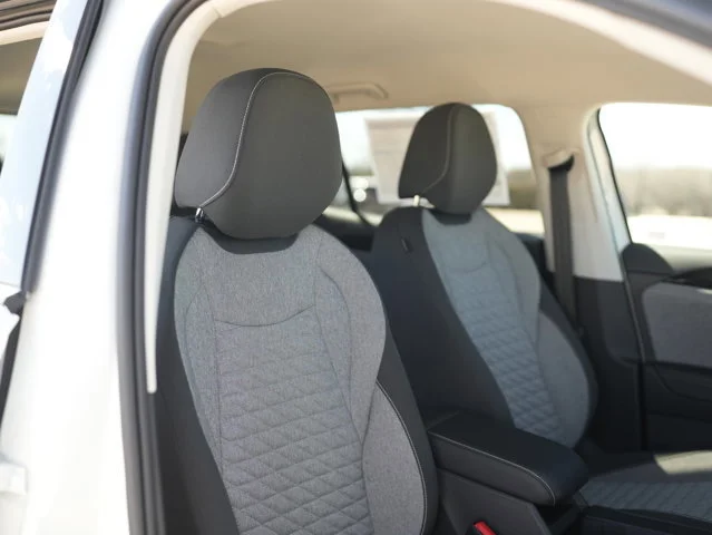 New 2026 Pure White Volkswagen 2.0T S image 22
