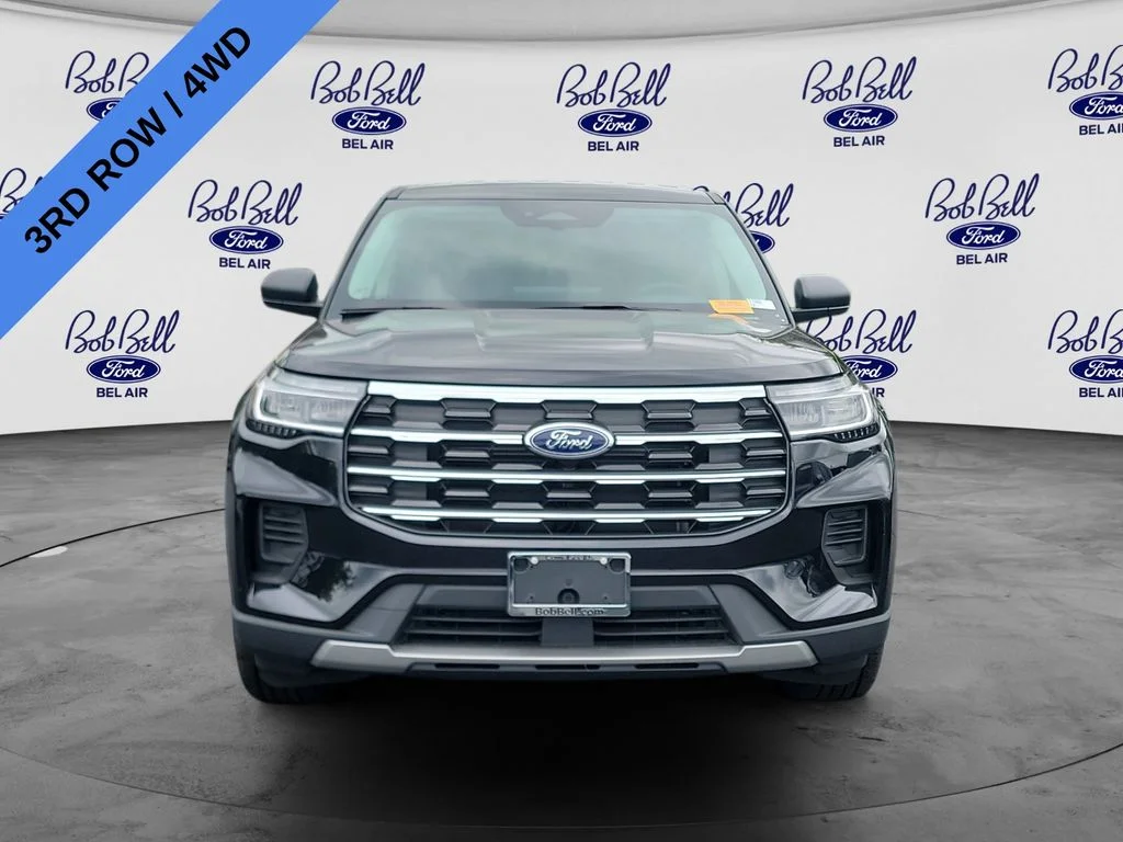Used 2026 Agate Black Metallic Ford Active image 2