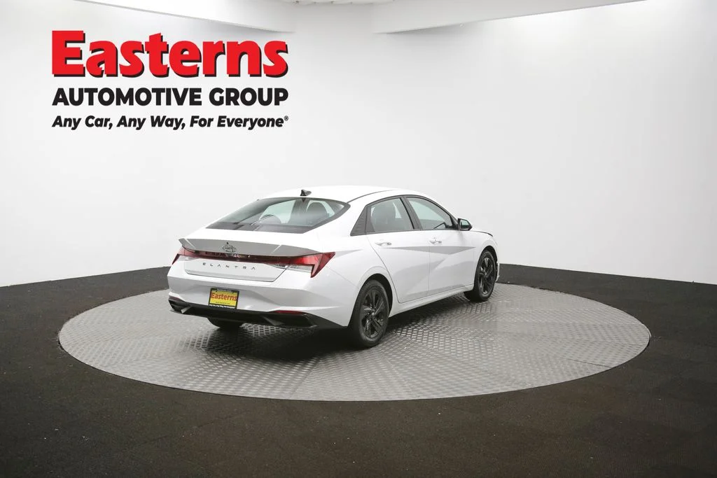Used 2022 White Hyundai SEL image 39