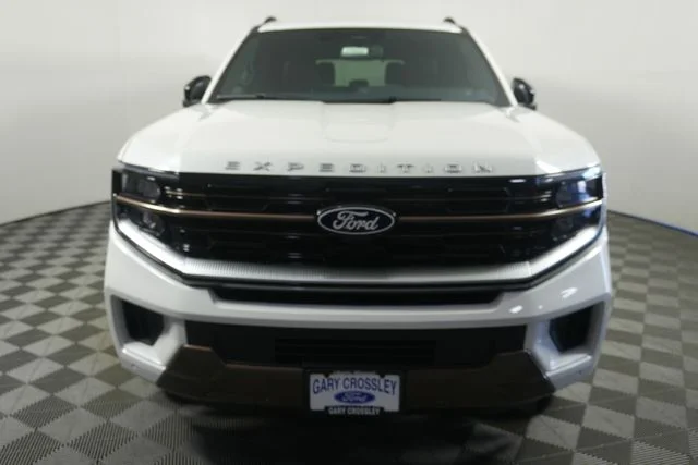 New 2027 Star White Metallic Tri-Coat Ford King Ranch® image 8