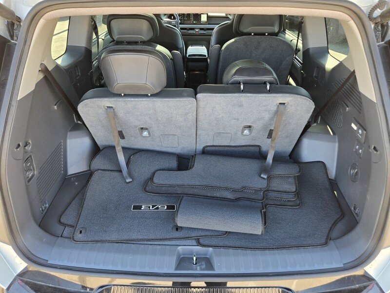 Used 2024 Ivory KIA LAND AWD image 13