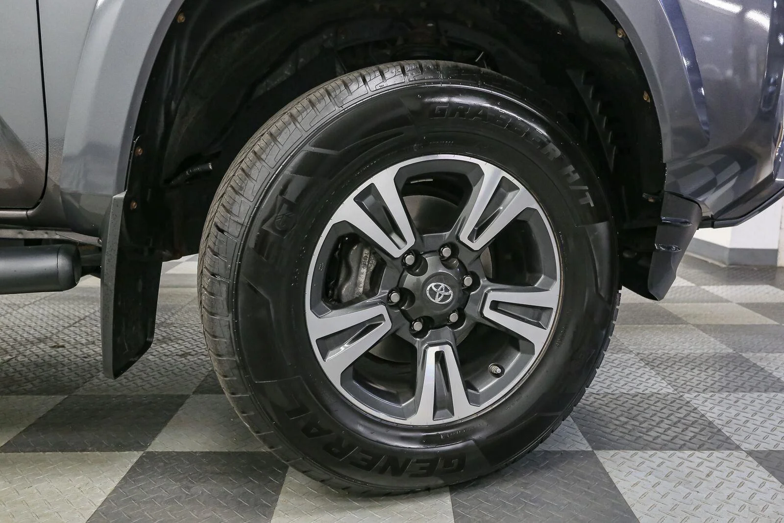 Used 2019 Magnetic Gray Metallic Toyota SR5 image 15