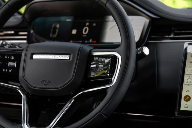 New 2026  Land Rover SE image 23