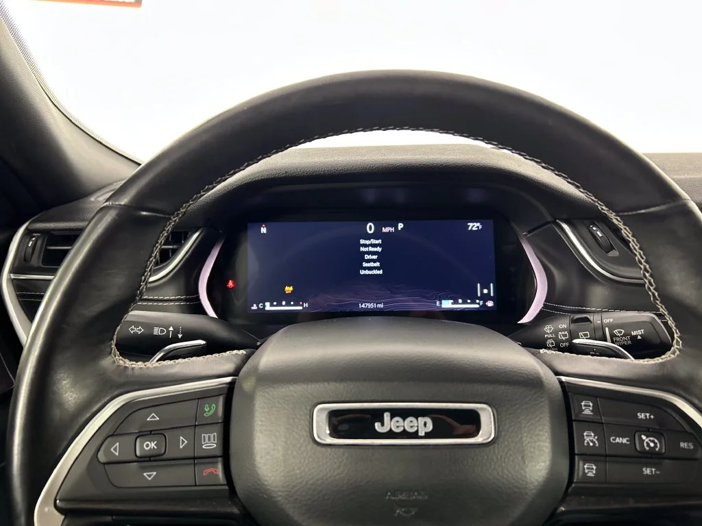 Used 2021 Silver Jeep Altitude image 13
