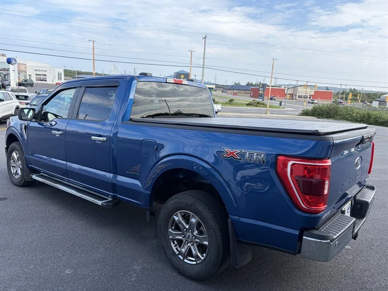 Used 2023 Blue Ford XLT image 4