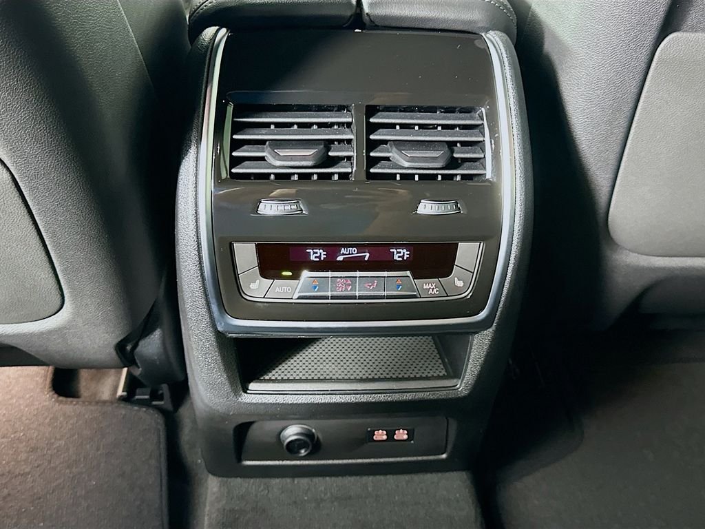 New 2026 Black Sapphire Metallic BMW xDrive40i image 18
