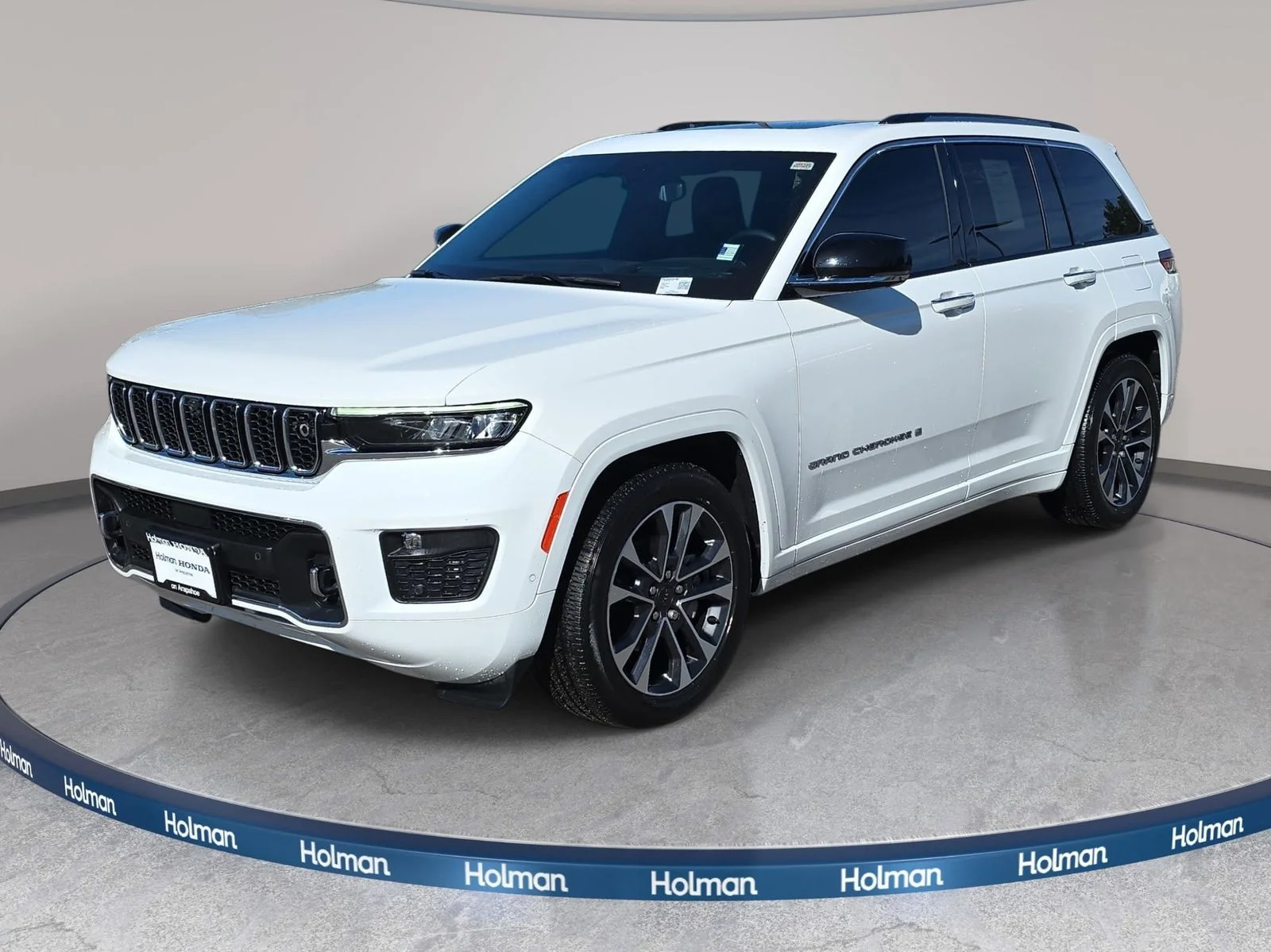 2023 Jeep Grand Cherokee Overland 4x4's photo