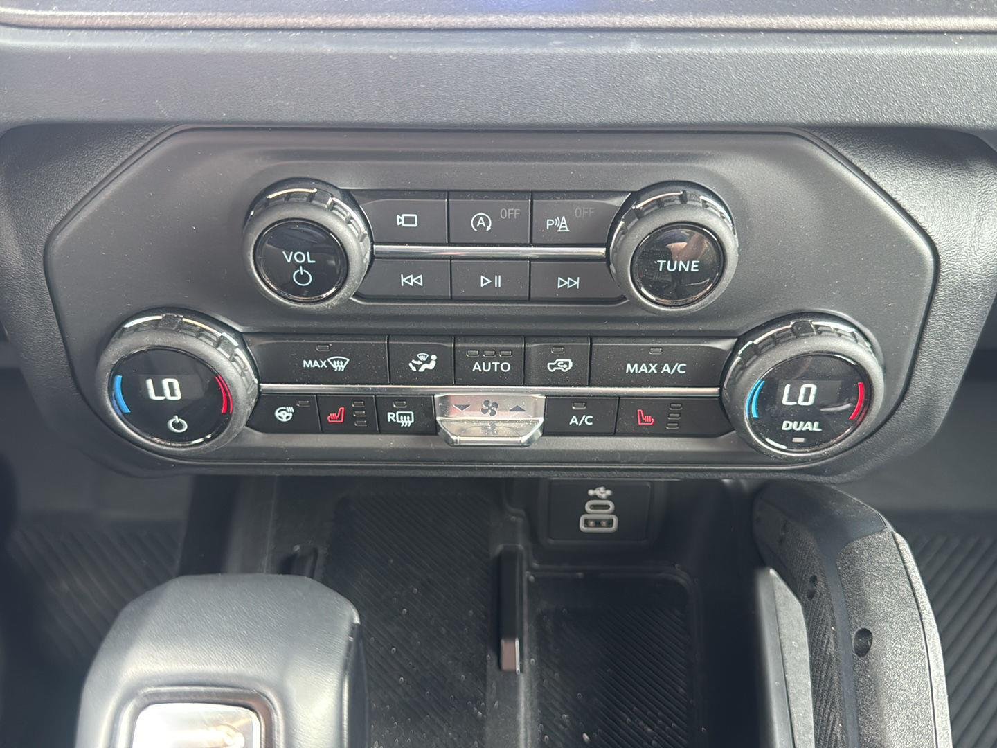 Used 2026 Avalanche Gray Ford Raptor image 21