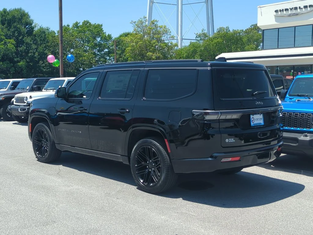 New 2026 High Gloss Black Exterior Paint Jeep Limited Reserve image 5