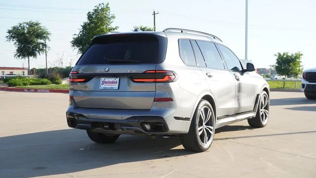 Used 2024 Gray BMW xDrive40i image 9