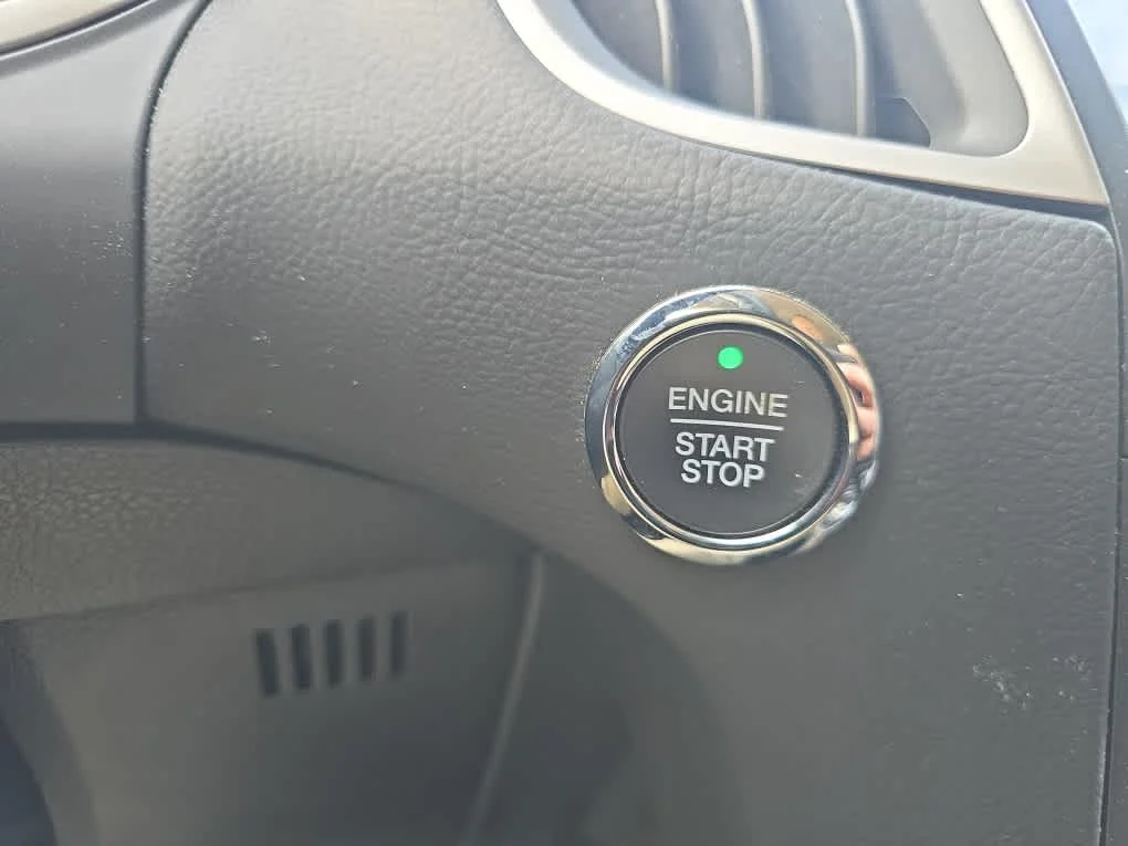 Used 2020 Atlas Blue Metallic Ford SEL image 22