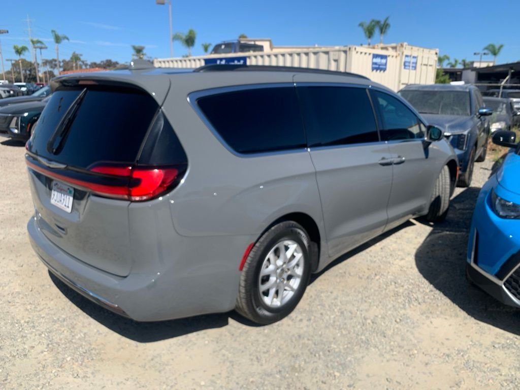 Used 2022 Gray Chrysler Touring L image 6