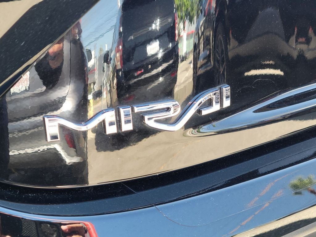 Used 2023 Black Toyota XLE image 7