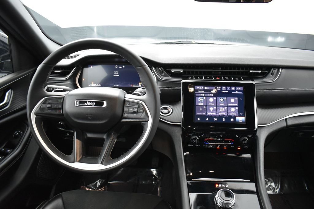 Used 2025 Silver Zynith Jeep Altitude image 11