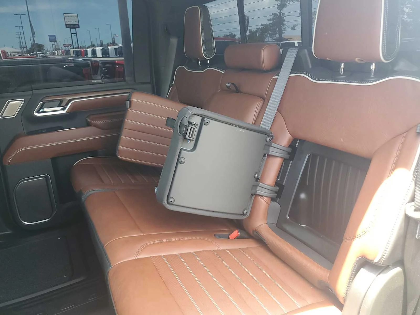 Used 2025 Onyx Black GMC Denali Ultimate image 19