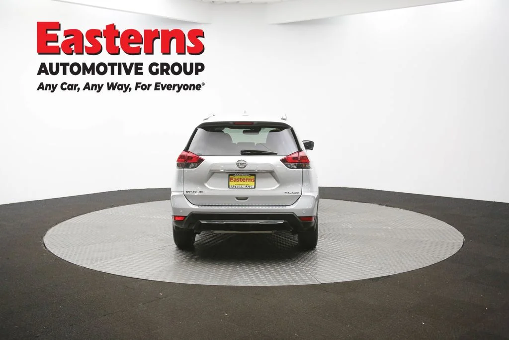 Used 2020 Silver Nissan SL image 35