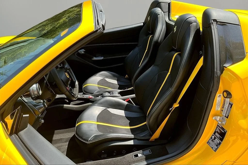 Used 2022 Giallo Modena Ferrari  image 19