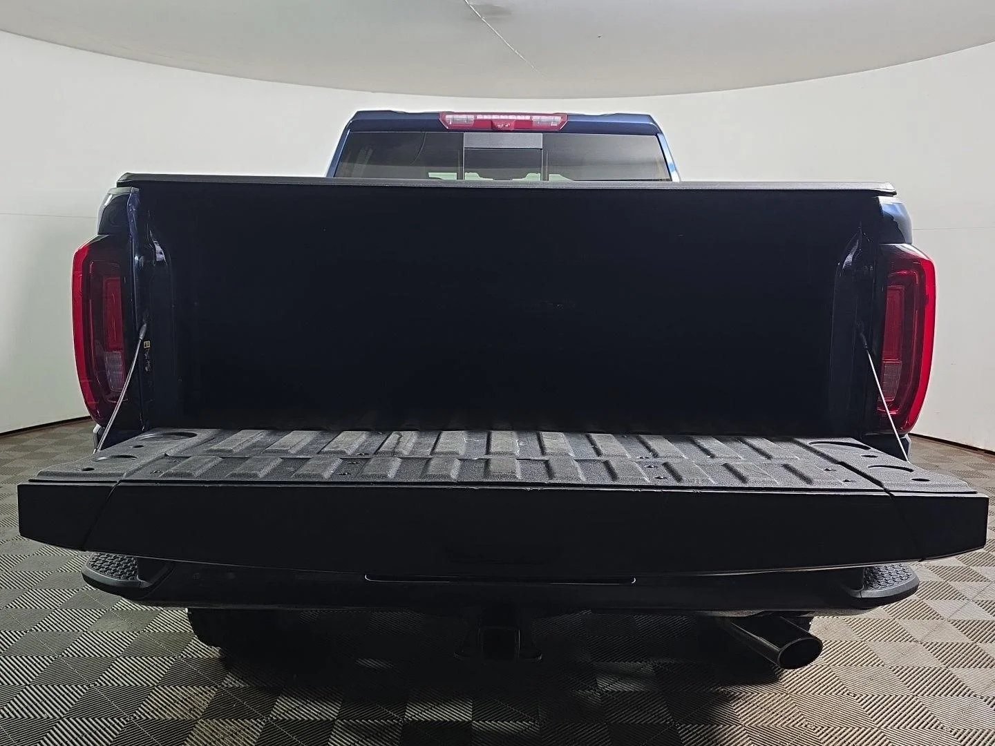 Used 2021 Pacific Blue Metallic GMC Denali image 4