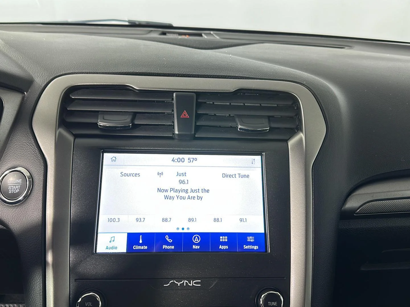 Used 2020 Magnetic Ford SE image 11
