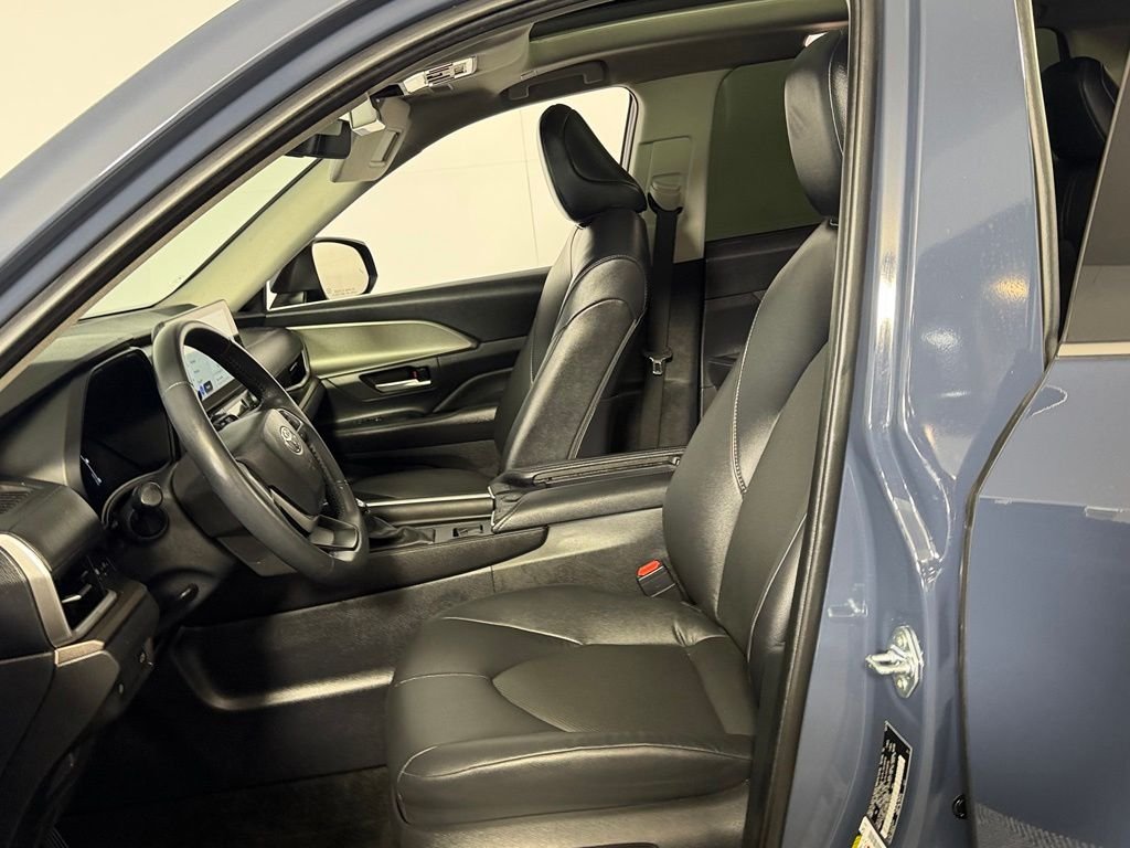 Used 2024 Cloud Toyota XLE image 18