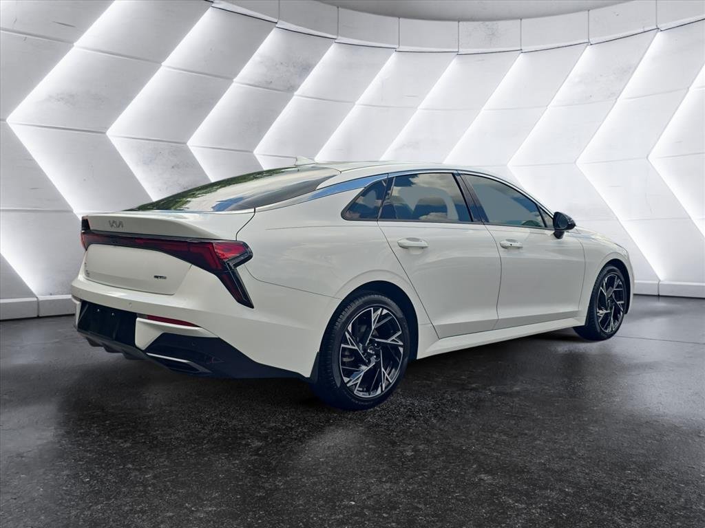 Used 2025 White Kia GT-Line image 5