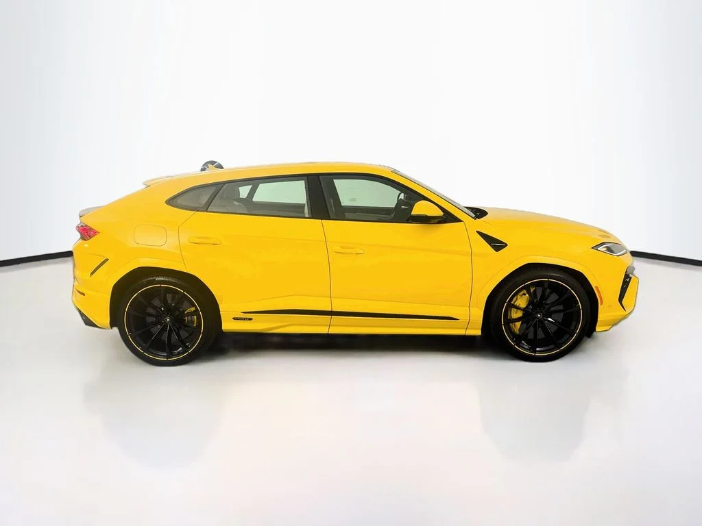 Used 2026 Giallo Auge Metallic Lamborghini SE image 4