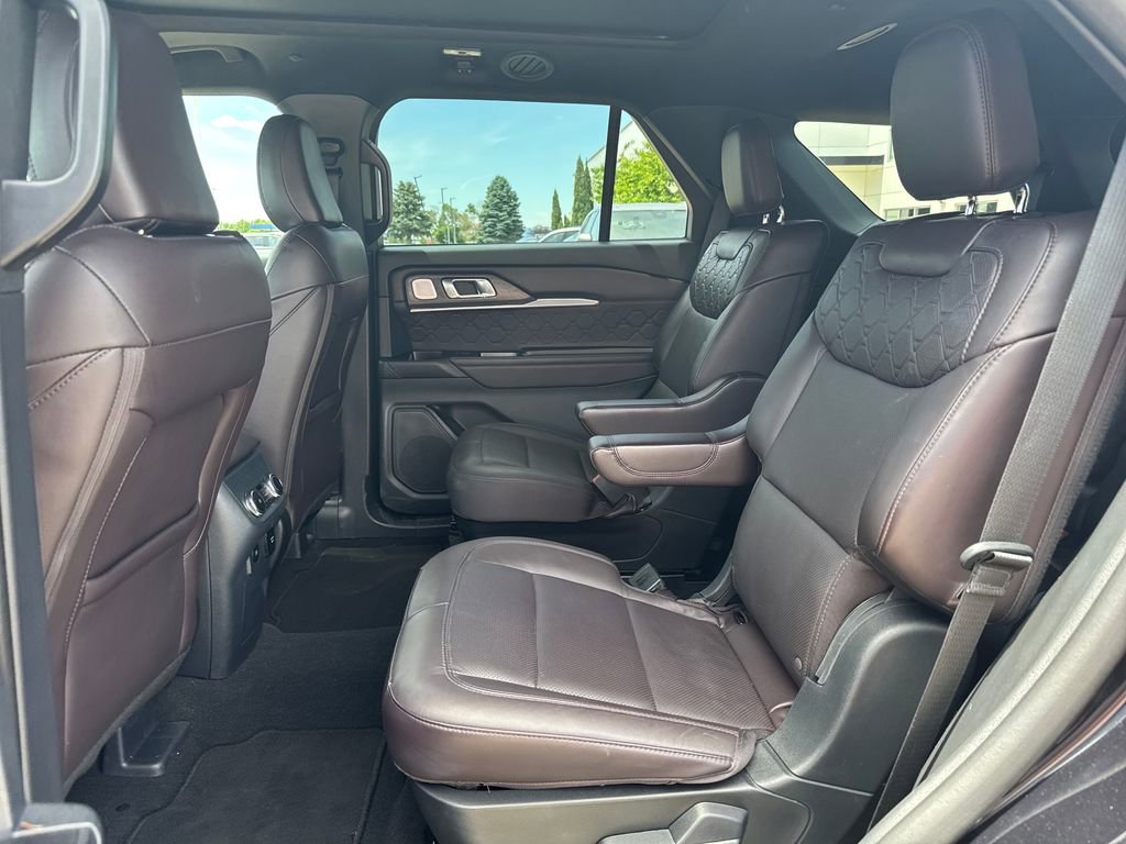 2025 Ford Explorer Platinum - Photo 33