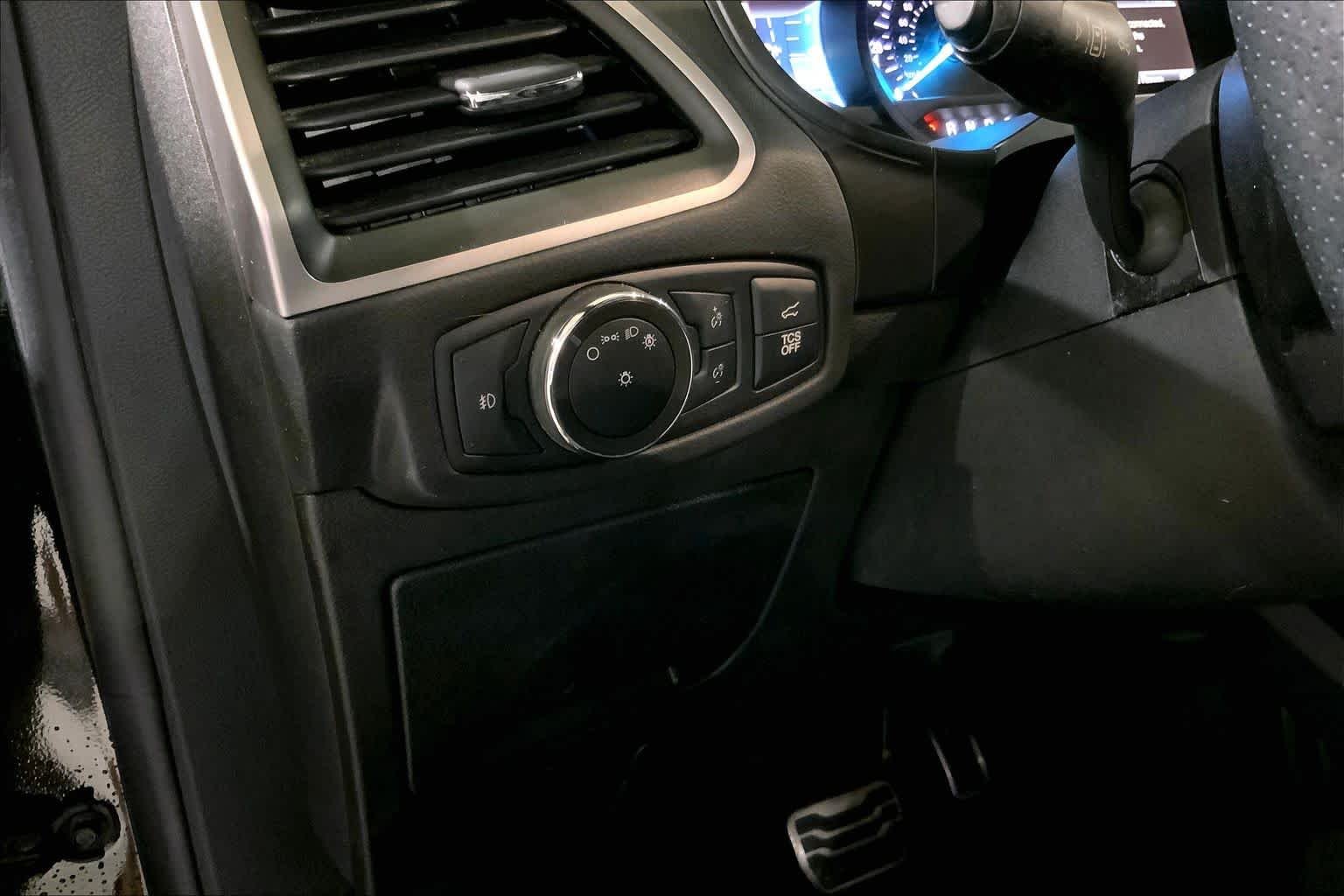 Used 2022 Agate Black Metallic Ford ST-Line image 36