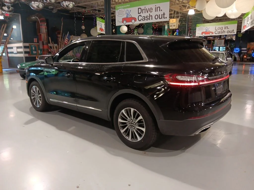Used 2023 Black Lincoln Reserve image 11