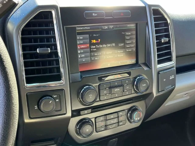 Used 2015 Blue Ford XLT image 30