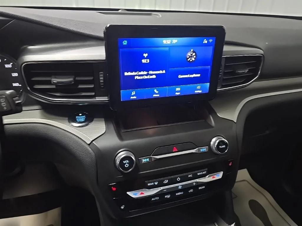 Used 2020 Black Ford XLT image 25