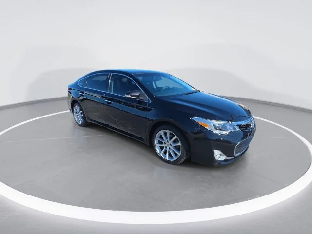 Used 2013 Black Toyota XLE Touring image 2