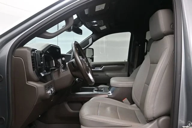 Used 2024 Sterling Metallic GMC SLT image 9