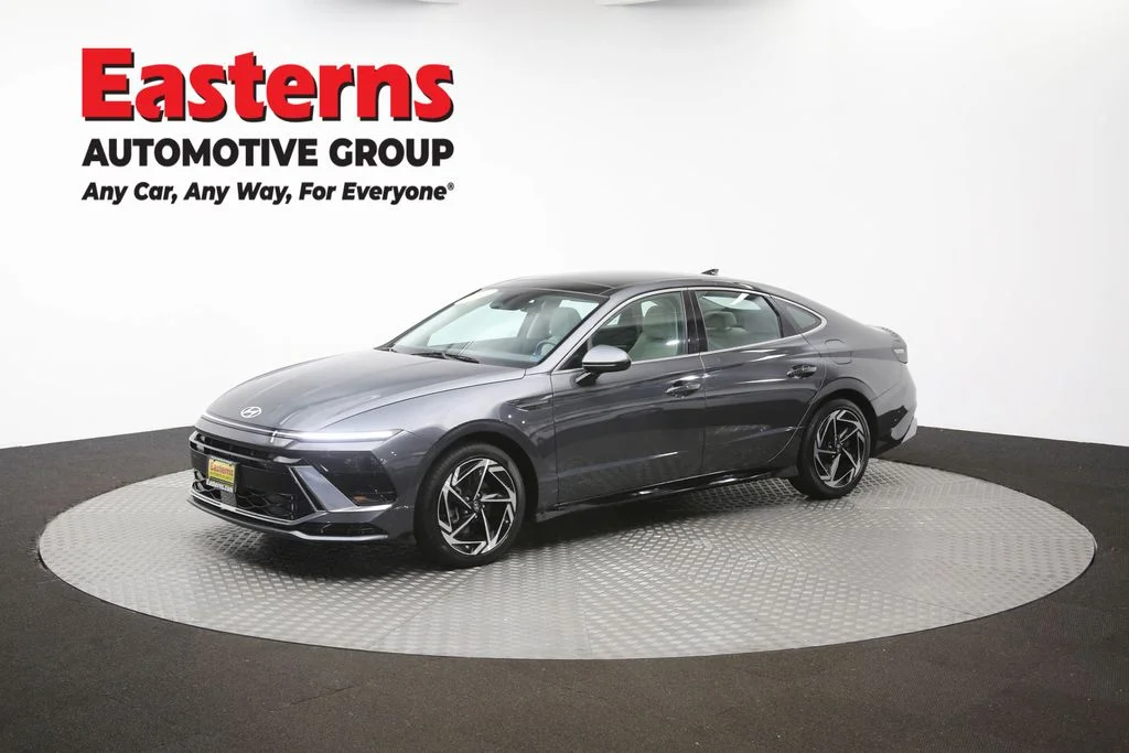 Used 2024 Gray Hyundai SEL image 58