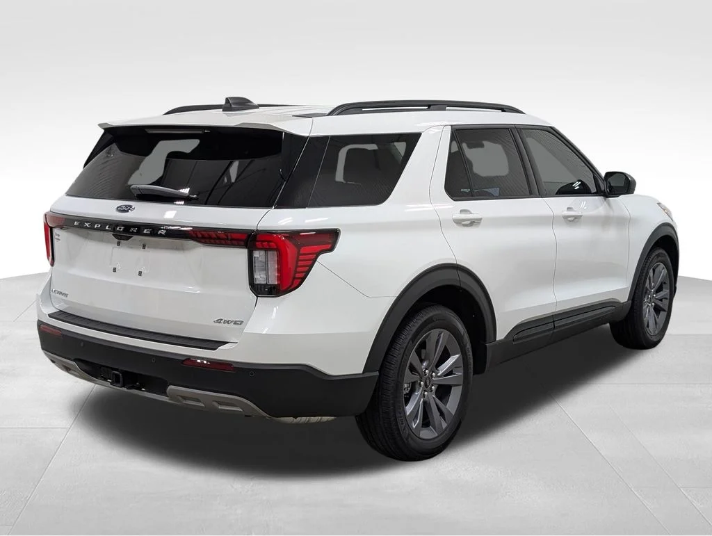 New 2026 Star White Metallic Tri-Coat Ford Active image 19