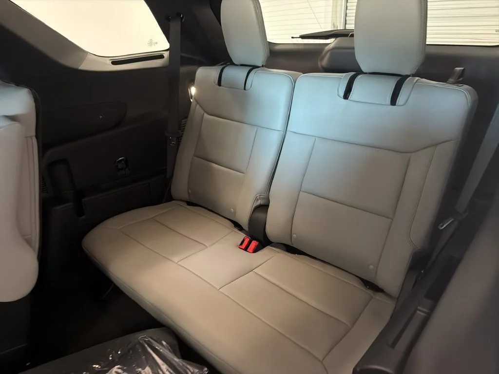 New 2027 Star White Metallic Tri-Coat Ford Active image 14