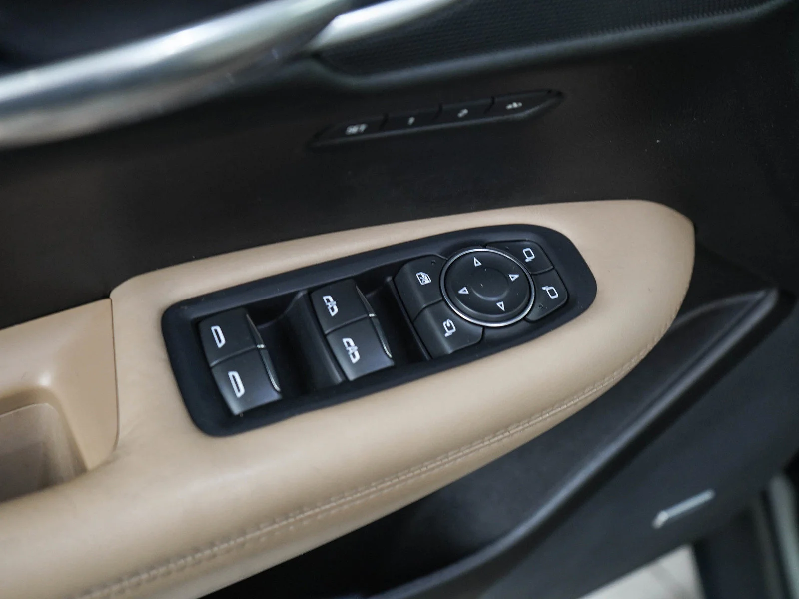 Used 2018 Stellar Black Metallic Cadillac Platinum AWD image 19