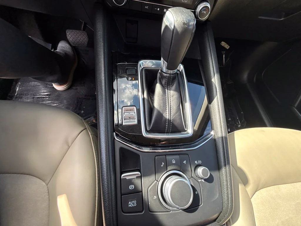 Used 2021 White Mazda Touring image 25