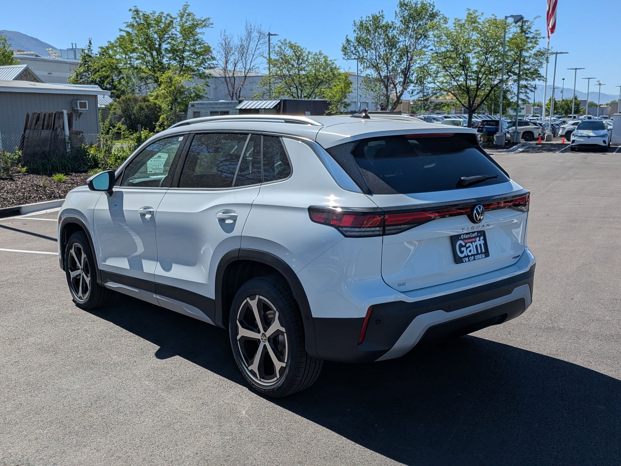 New 2026 Pure White Volkswagen SE image 5