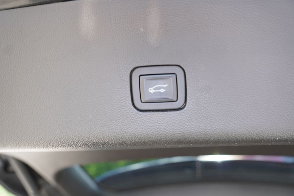Certified Used 2018 Mosaic Black Metallic Chevrolet High Country image 24