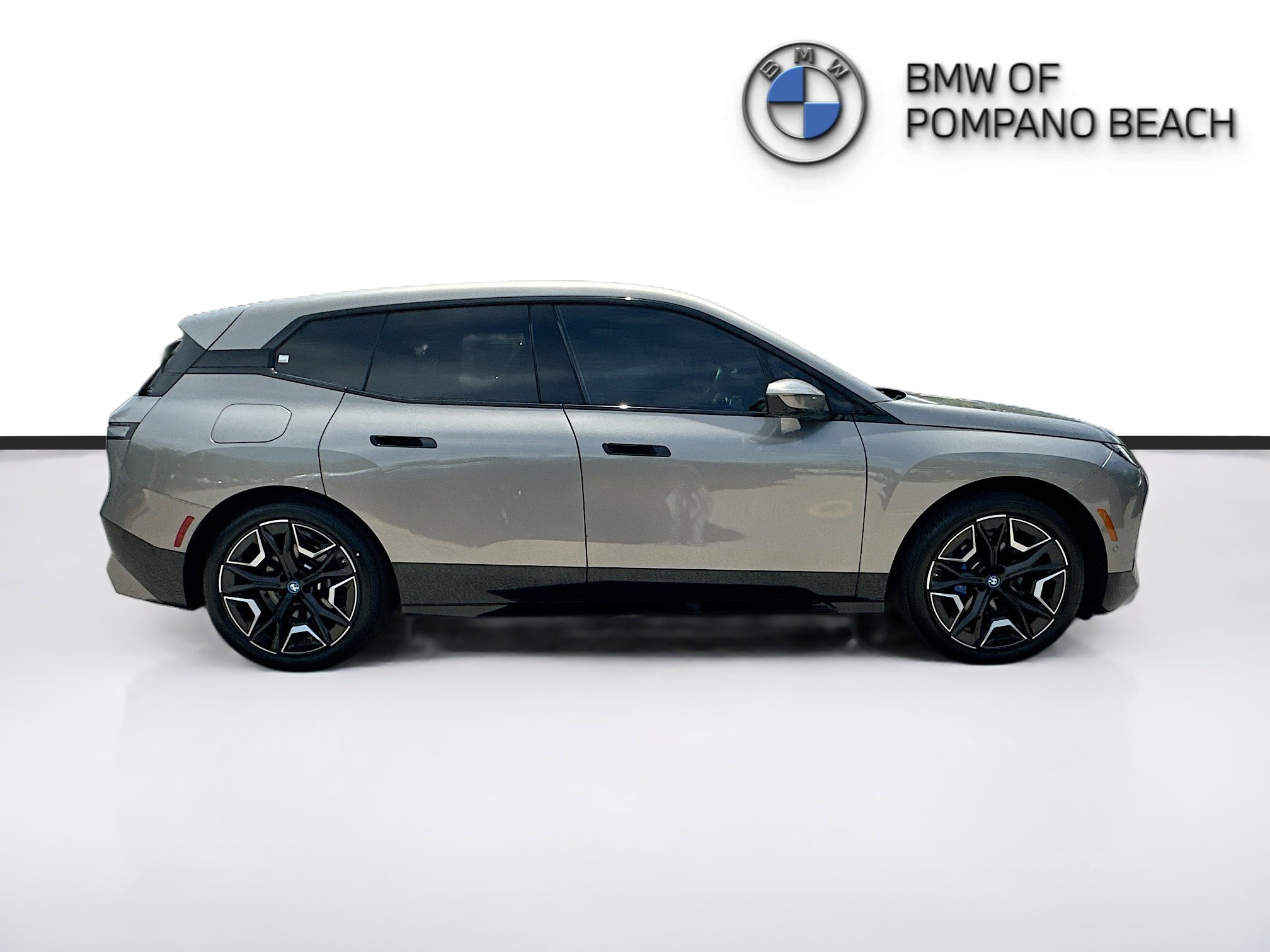 Certified Used 2025 Oxide Grey Metallic BMW M60 image 8