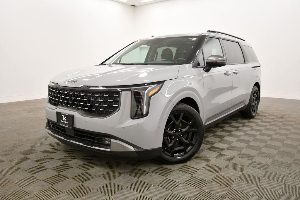 Used 2025 Kia Carnival SX Prestige with VIN KNDNE5KA3S6082218 for sale in Rochester, Minnesota