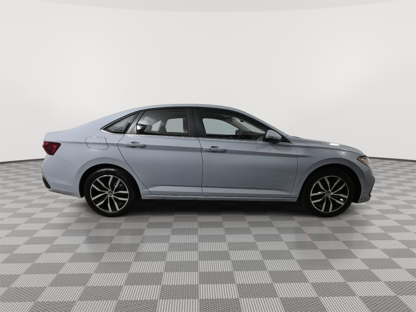 Used 2025 Monument Gray Volkswagen SE image 13