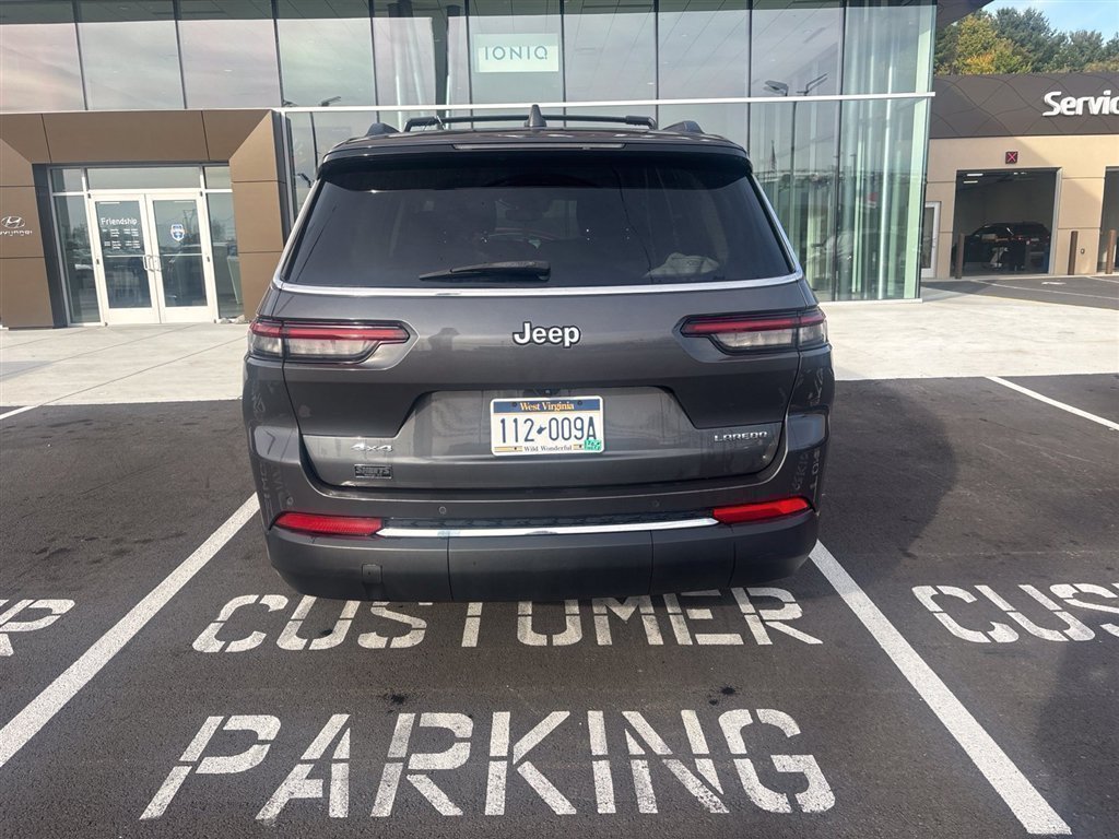 Used 2023 Gray Jeep Laredo image 12