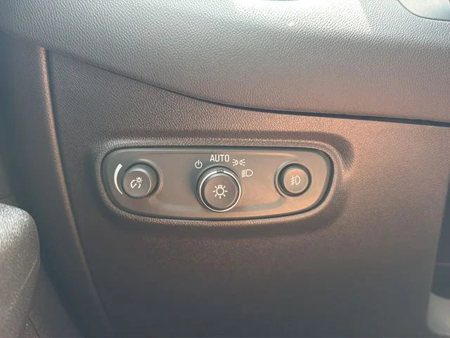 Used 2019 White Chevrolet Premier image 13