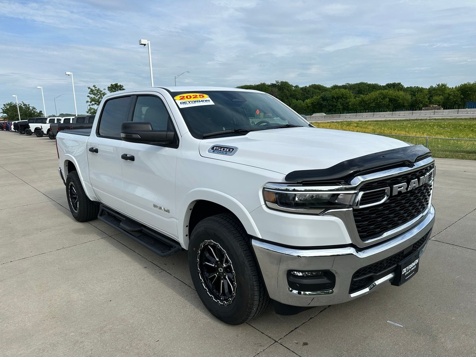 2025 RAM 1500 Big Horn/Lone Star 4x4 Crew Cab 5'7's photo