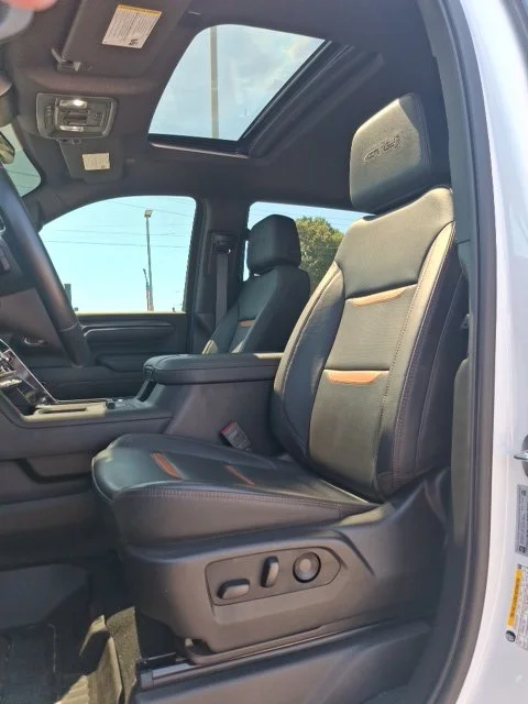 Used 2024 White GMC AT4 image 13